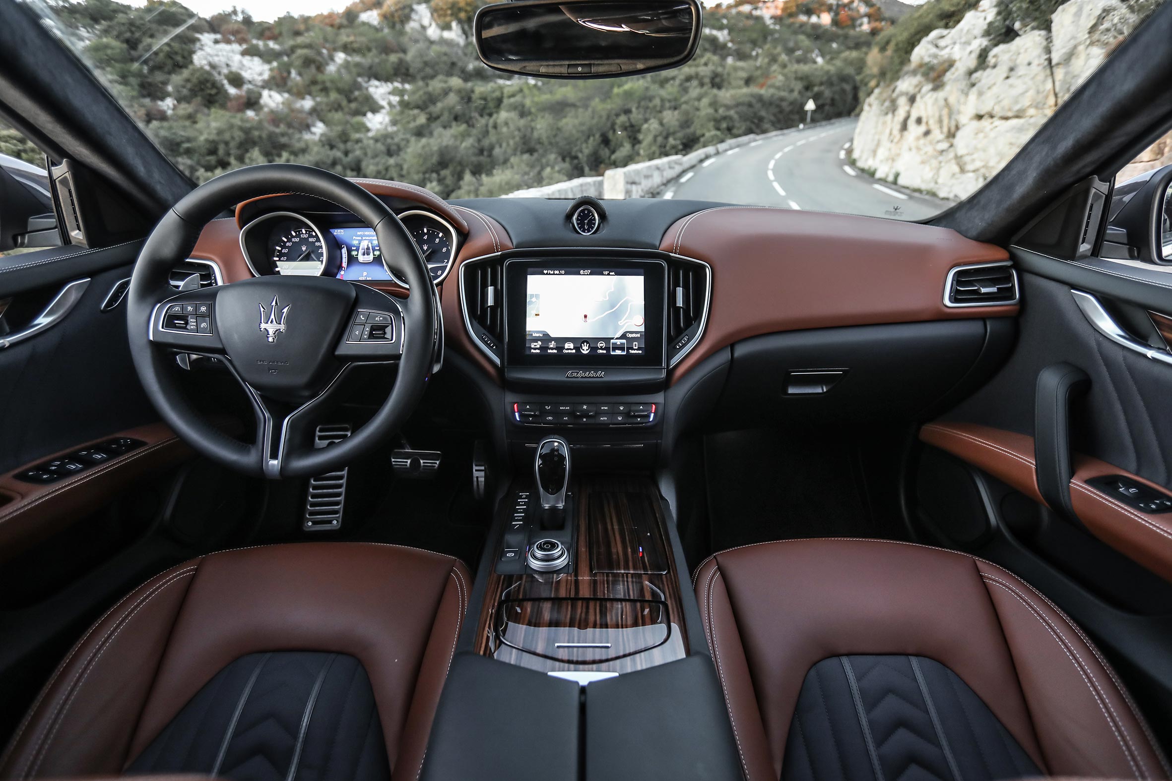 Luxe Radio Mobile Application, iOS, Android