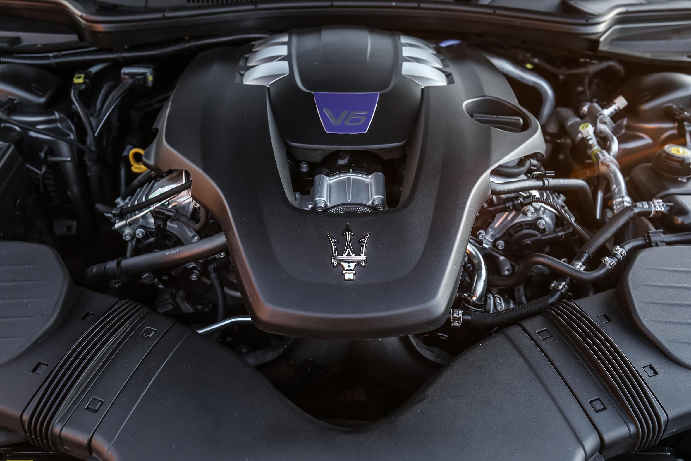 Luxe Radio Mobile Application, iOS, Android