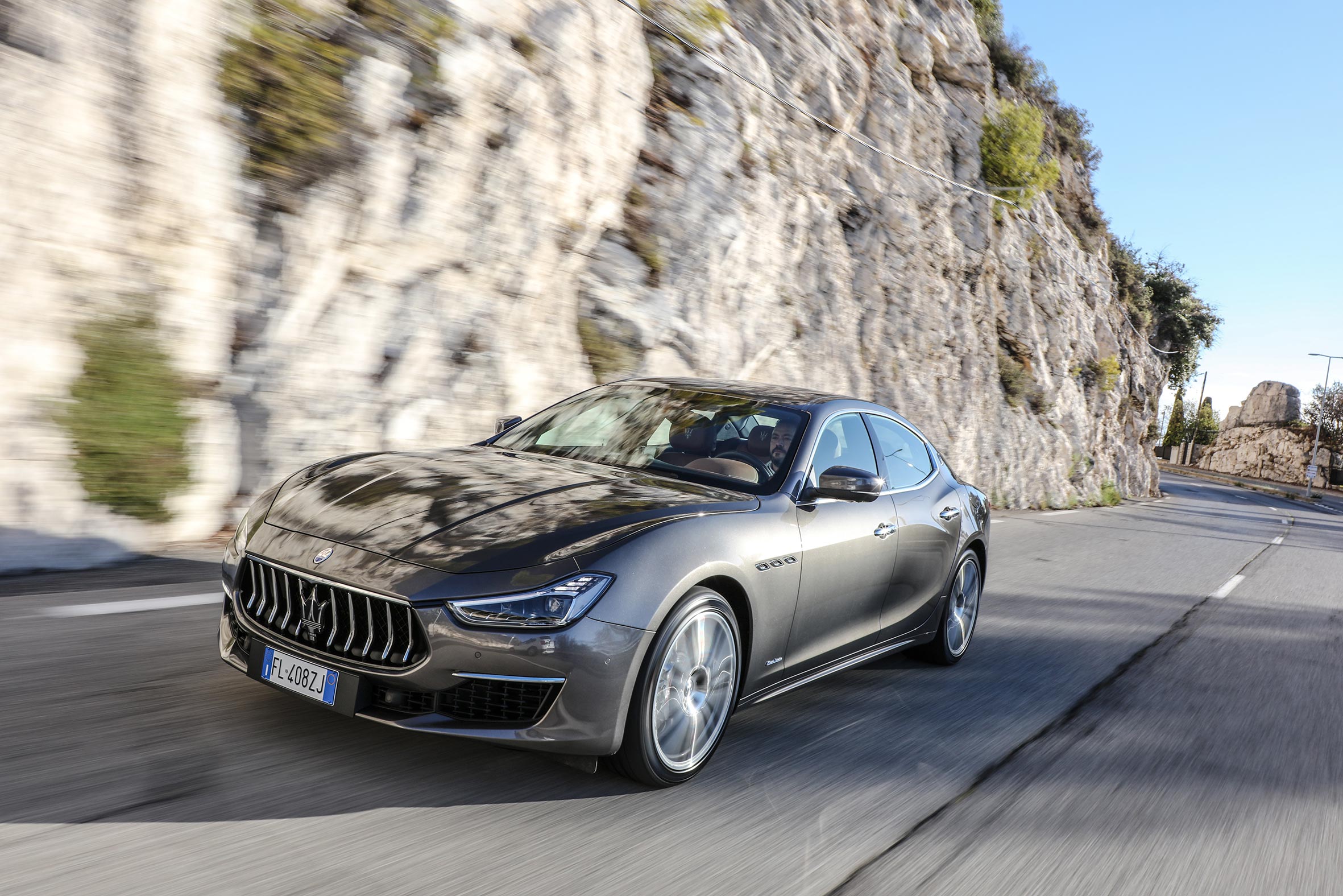 Luxe Radio Mobile Application, iOS, Android